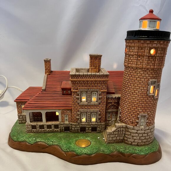 Lefton Limited Edition 1999 Old Mackinac Point Lighted Lighthouse – Original Box - Picture 2 of 15
